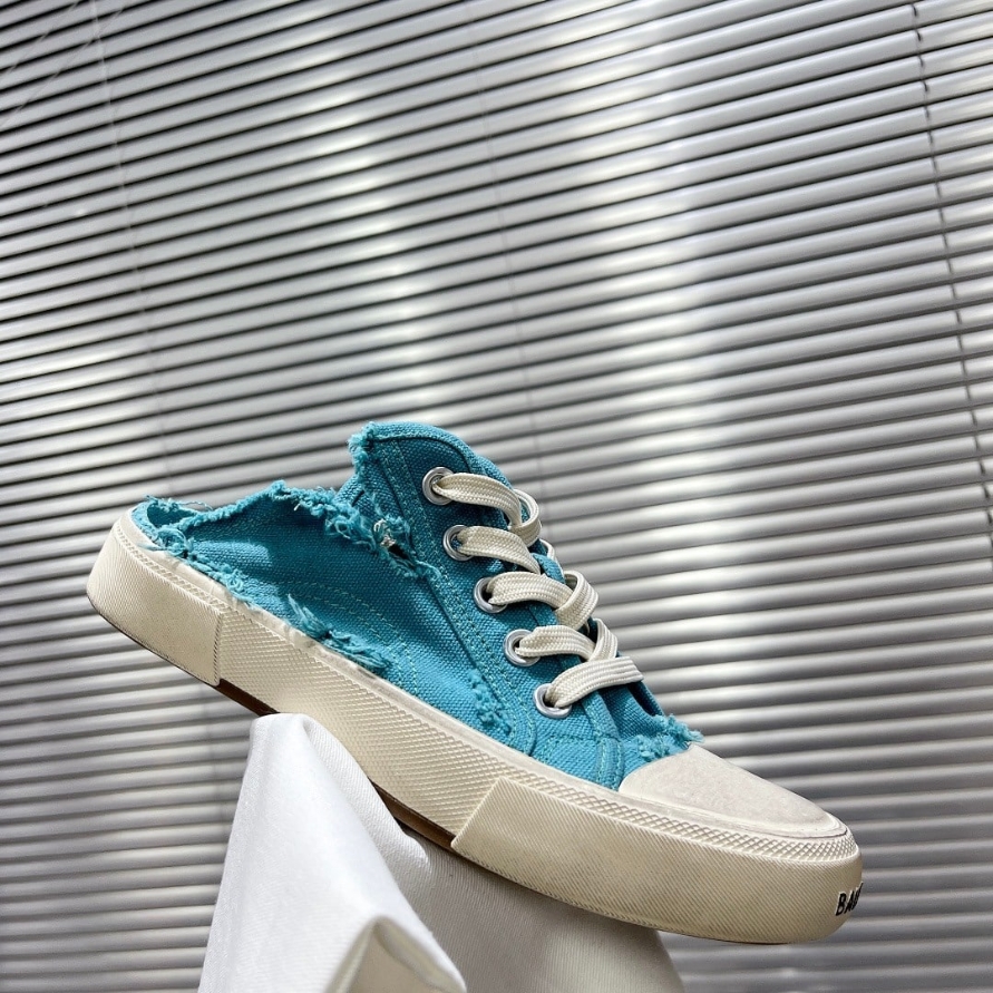 Paris Slip On Sneaker