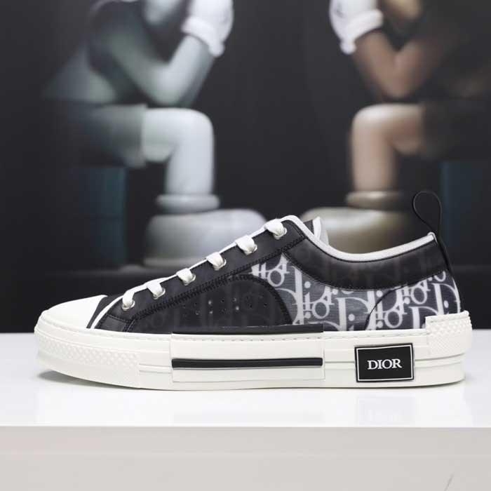 B23 Low Top Sneaker