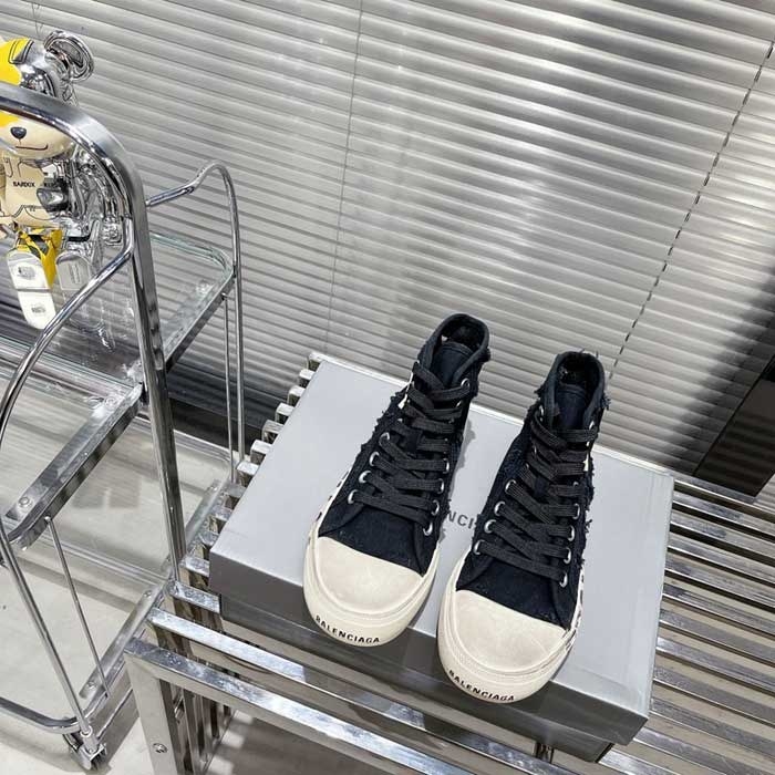 Paris High Top Sneaker