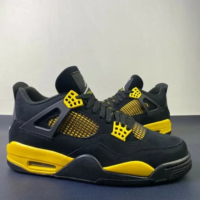 JORDAN 4 ' THUNDER ' 2023