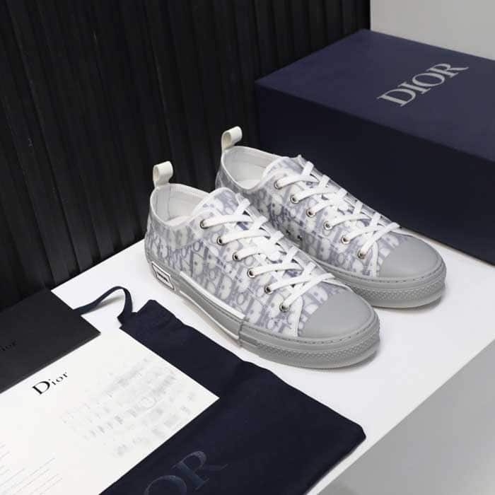 B23 Low Top Sneaker