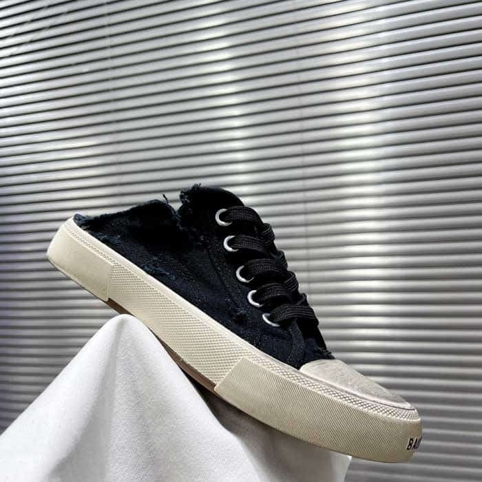 Paris Slip On Sneaker
