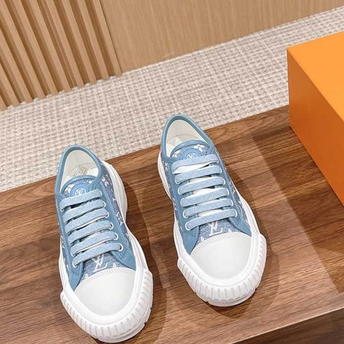Wmns Squad Sneaker Low Top