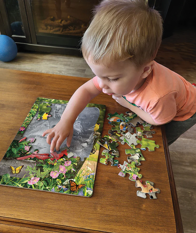 Singing Around the Birdhouse (tray) | 35 Piece Tray