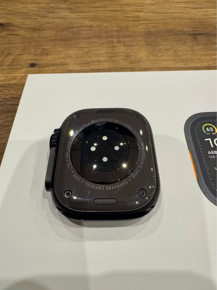 Apple Watch Ultra 2 GPS + Cellular 49mm Titanium Case