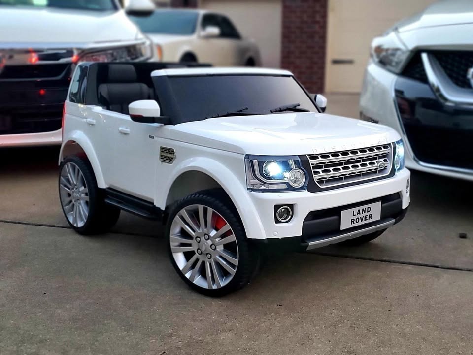 Best Choice Products 12V 3.7 MPH 2-Seater Licensed Lnd Rover Ride On Car Toy w