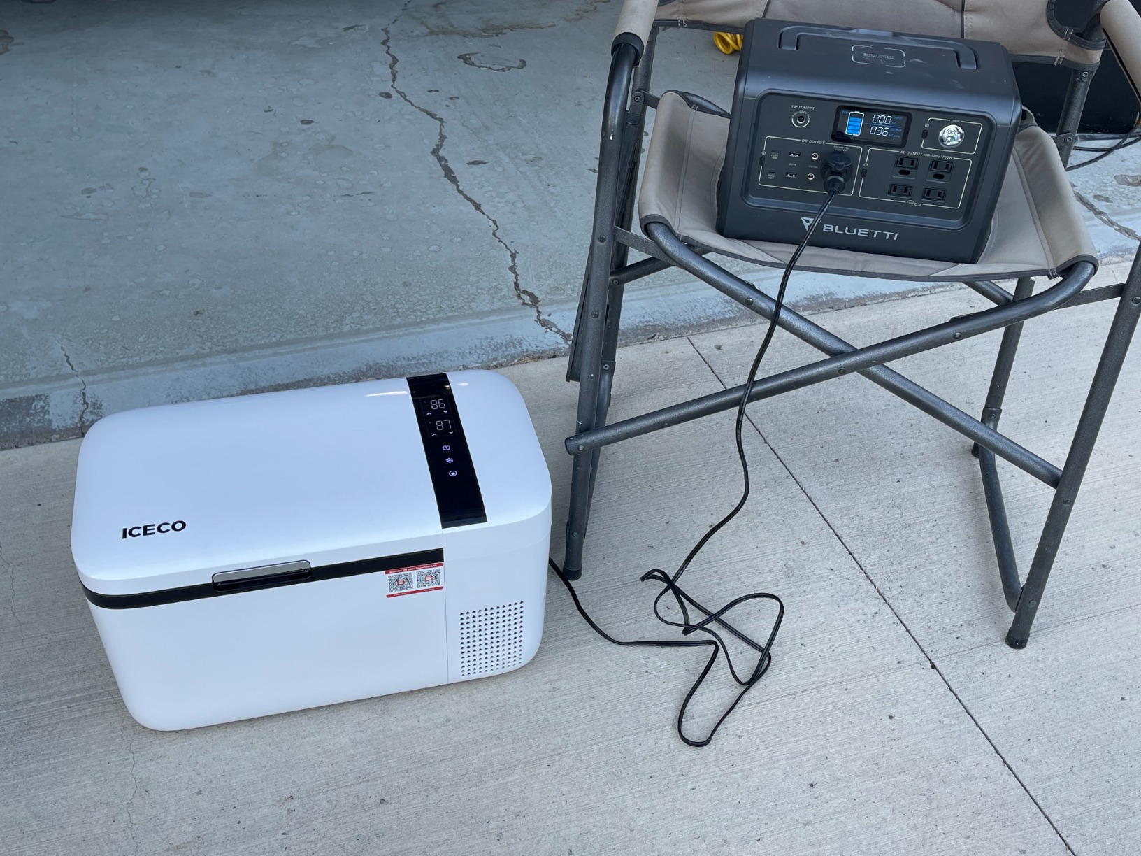 BLUETTI Portable Power Station EB70S, 716Wh LiFePO4 Battery Backup w/ 4 800W AC Outlets (1,400W Peak)