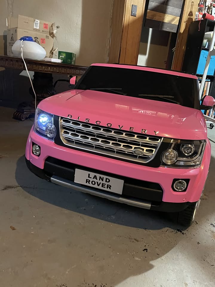 Best Choice Products 12V 3.7 MPH 2-Seater Licensed Lnd Rover Ride On Car Toy w