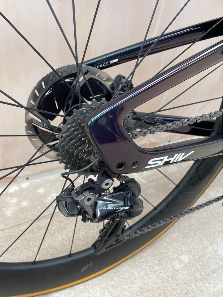 Limited edition s-works shiv 1/500 bikes Only been on road onceLimited edition s-works shiv 1/500 bikes