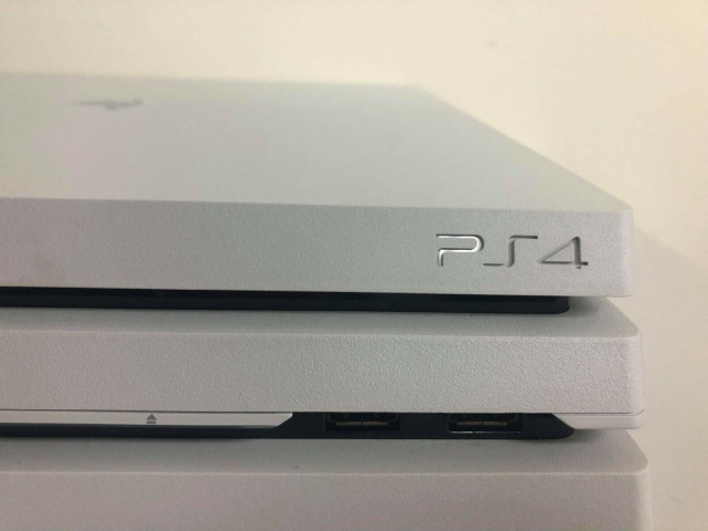 sony PS4 （white）