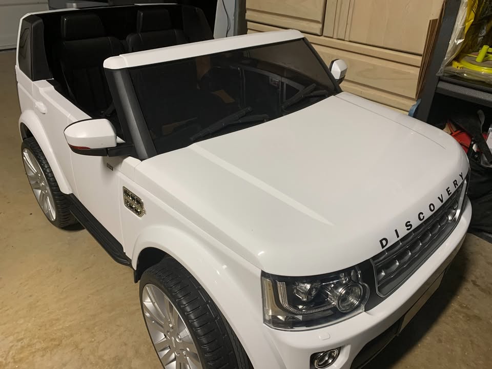 Best Choice Products 12V 3.7 MPH 2-Seater Licensed Lnd Rover Ride On Car Toy w