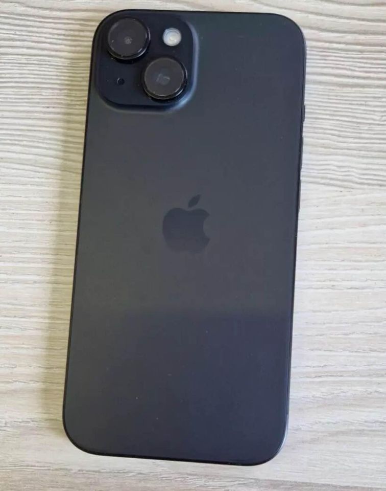 Apple iPhone 15