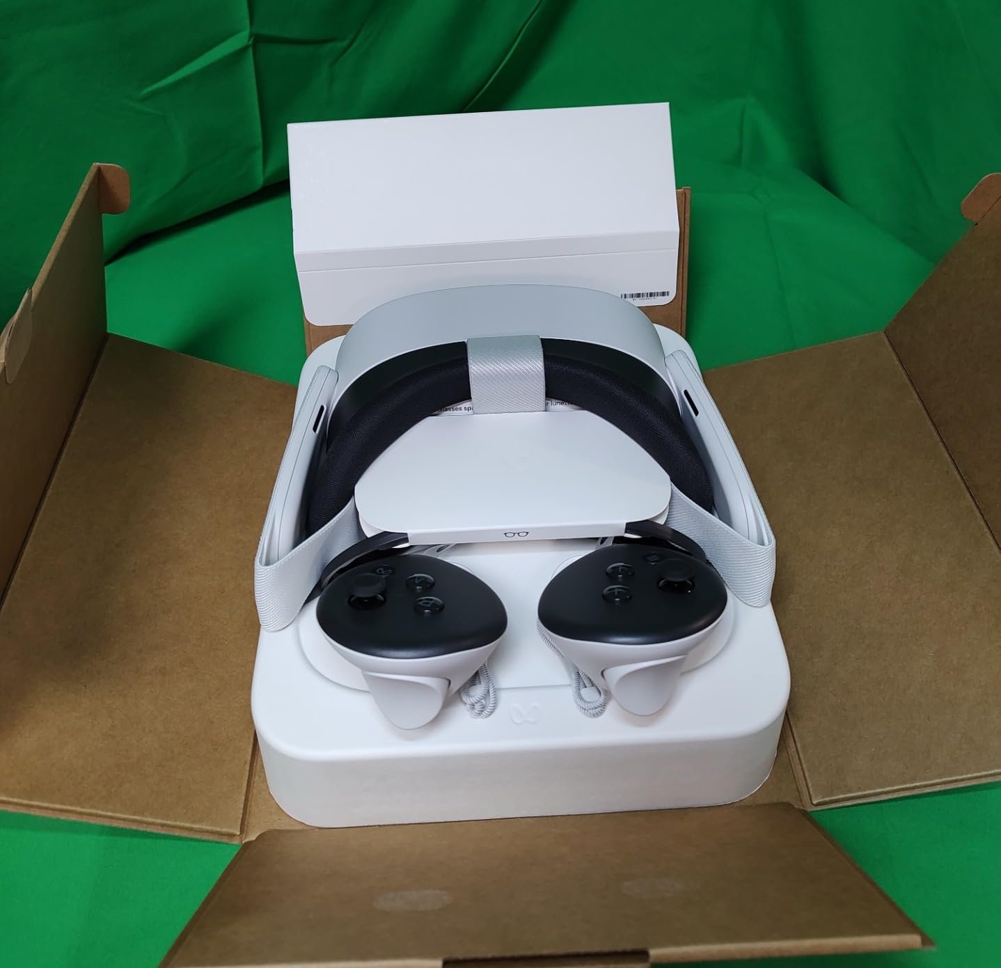 Meta Quest 3S — All-in-One Headset