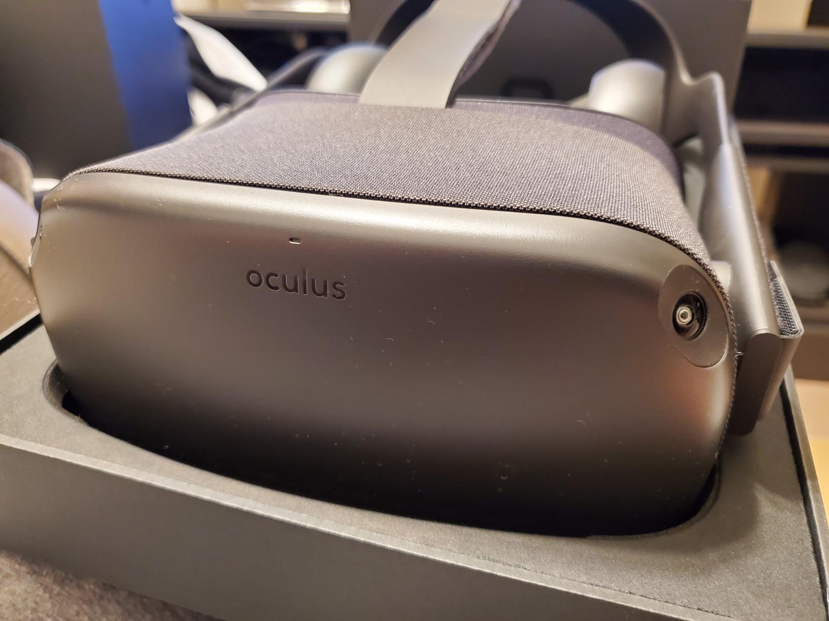 Oculus Quest All-in-one VR Gaming Headset – 64GB