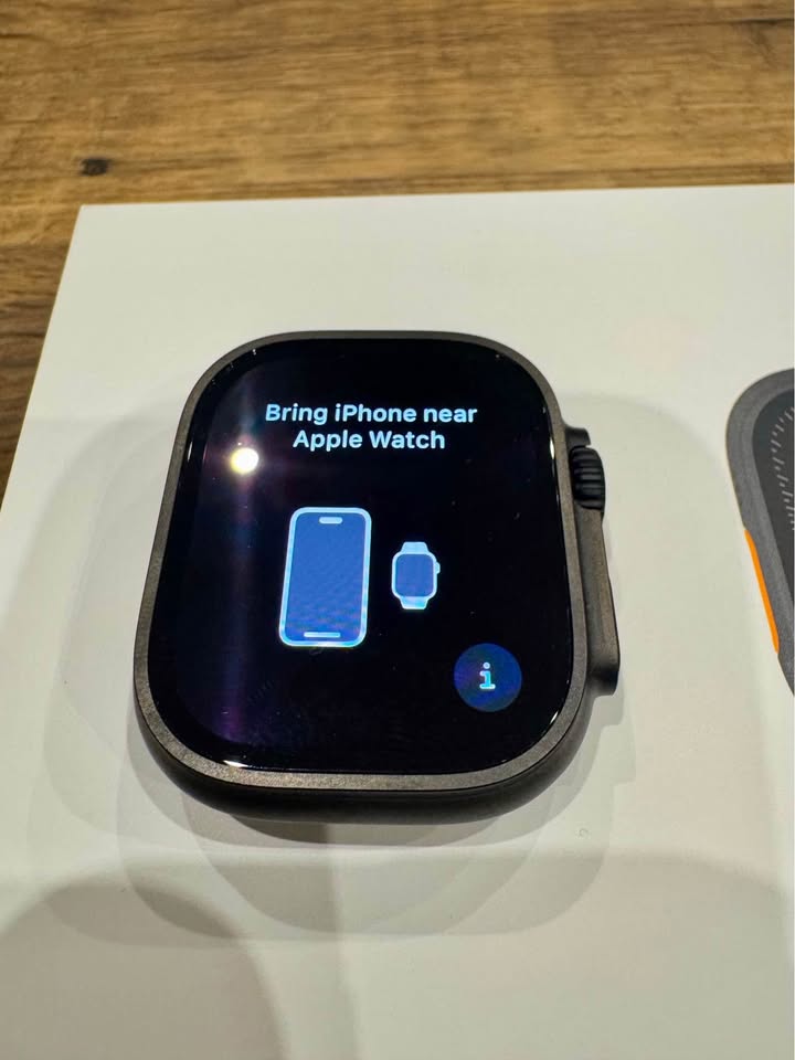 Apple Watch Ultra 2 GPS + Cellular 49mm Titanium Case