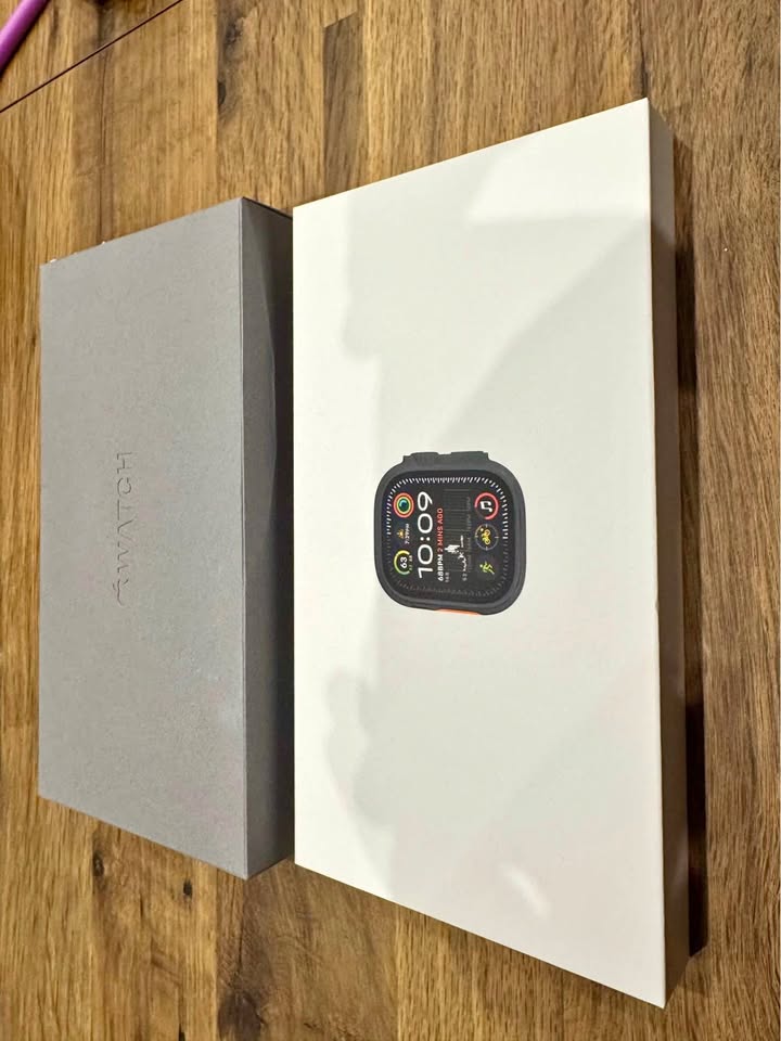 Apple Watch Ultra 2 GPS + Cellular 49mm Titanium Case