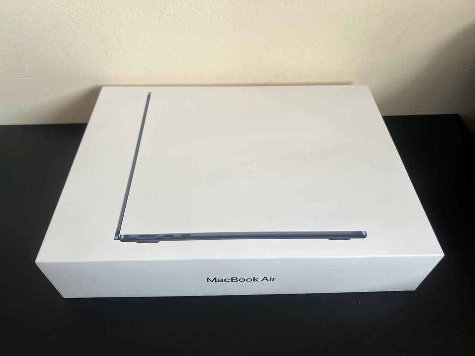 Apple 2024 MacBook Air 13-inch Laptop with M3 chip: 13.6-inch Liquid Retina Display