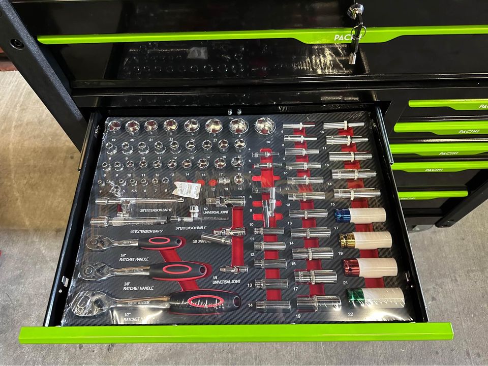 12 DRAWER TOOL BOX COMPLETE WITH 6 DRAWERS OF TOOLS