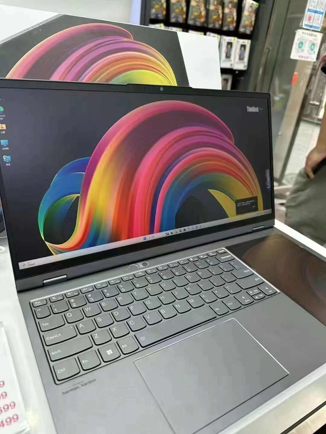 Lenovo performance gaming notebook ThinkBooK Plus 17-inch touch dual screen i7 processor 16G running 512G solid state 3K high-definition screen 120Hz refresh rate fingerprint unlocking