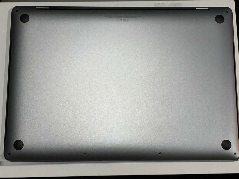 MacBook Pro (16-tommer, 16 GB RAM, 1 TB lagerplads, 2,3 GHz Intel Core i9)