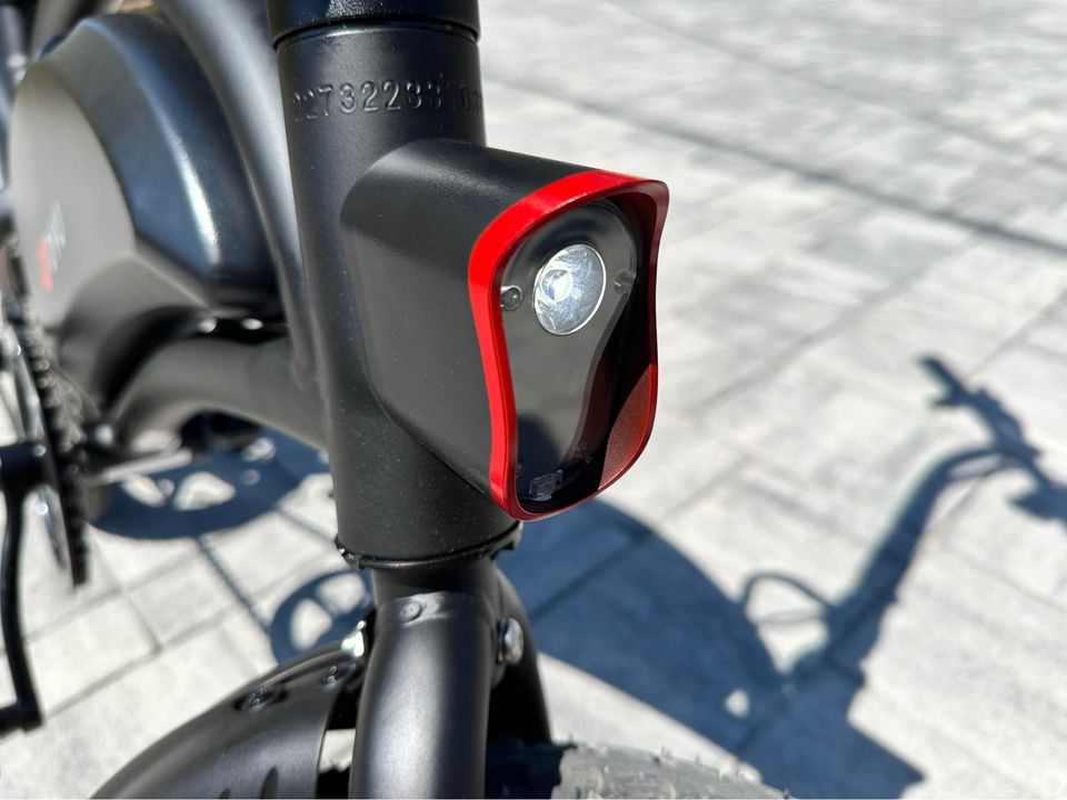 Bicicletta Elettrica Pieghevole, 14 pollici, E-Bike pedalata assistita e acceleratore.