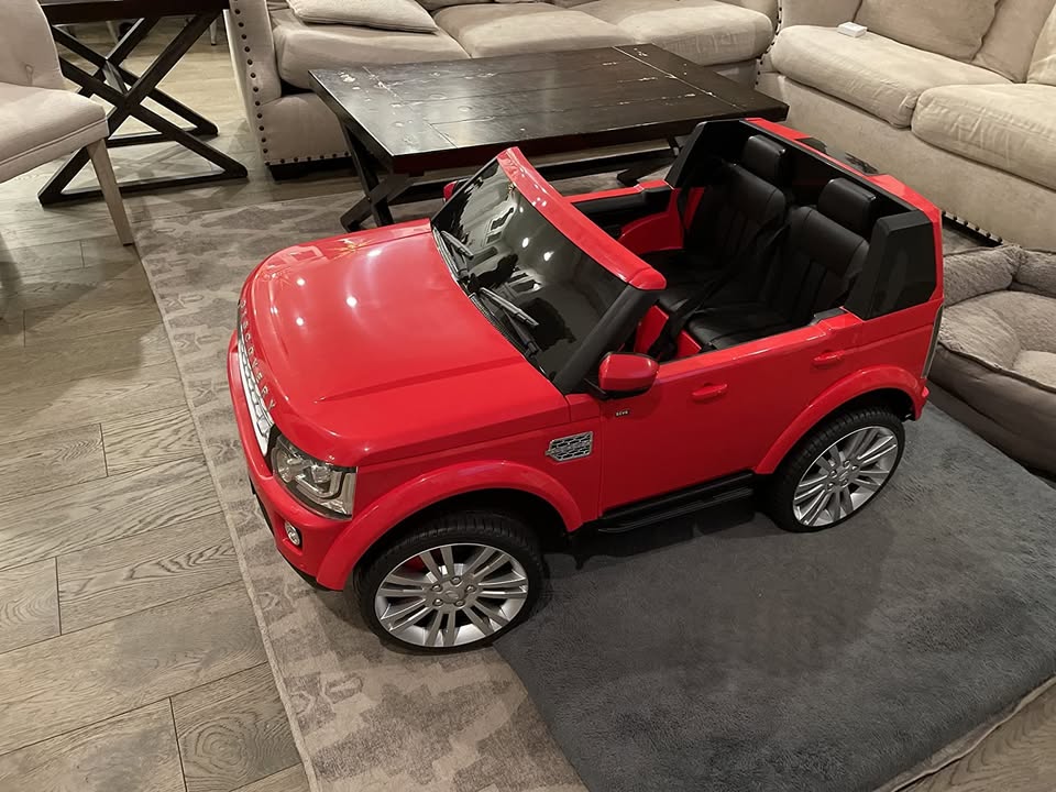 Best Choice Products 12V 3.7 MPH 2-Seater Licensed Lnd Rover Ride On Car Toy w