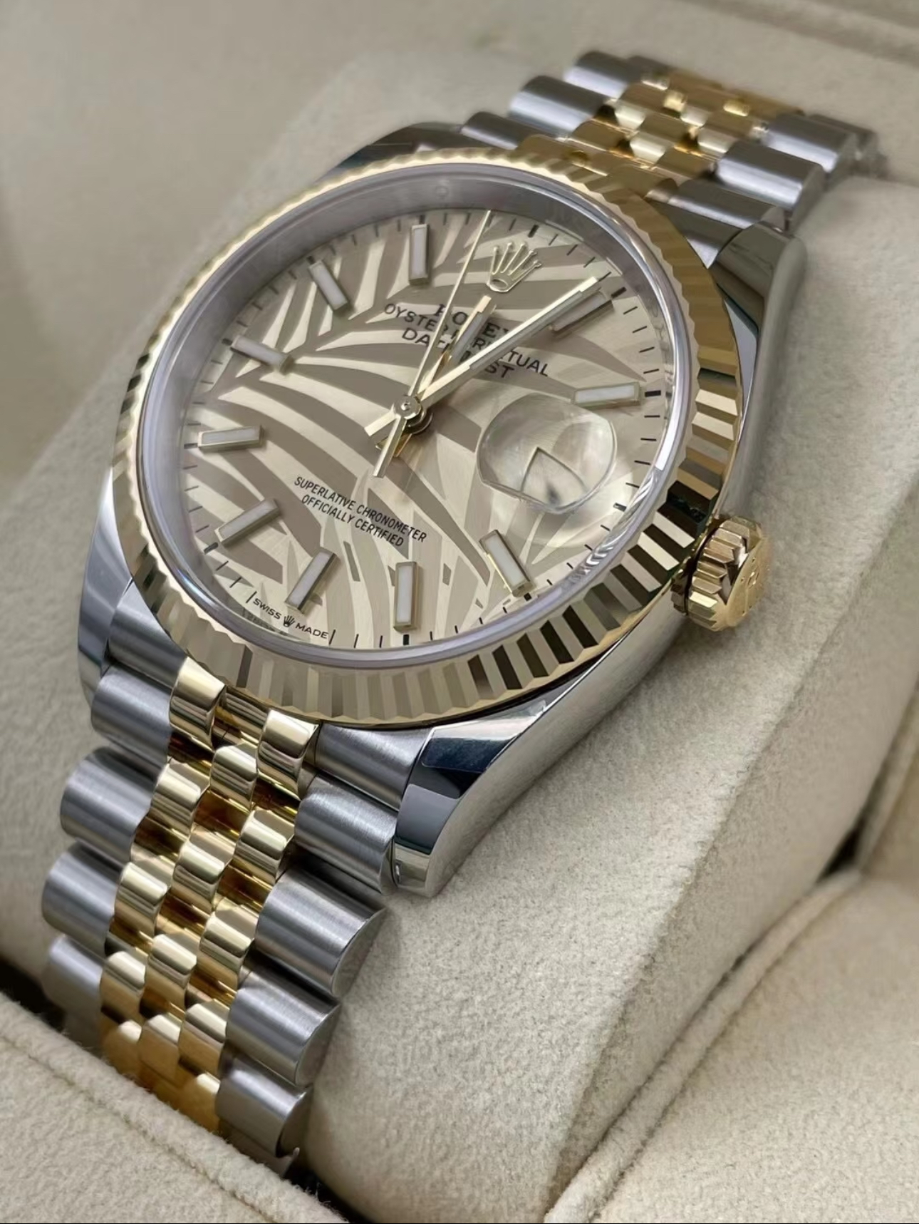 Rolex Datejust 36mm Super Clone Swiss ReplicaWatch Champagne Palm Dial Ref 126233 3235Swiss Movement - SuperClonesRolex
