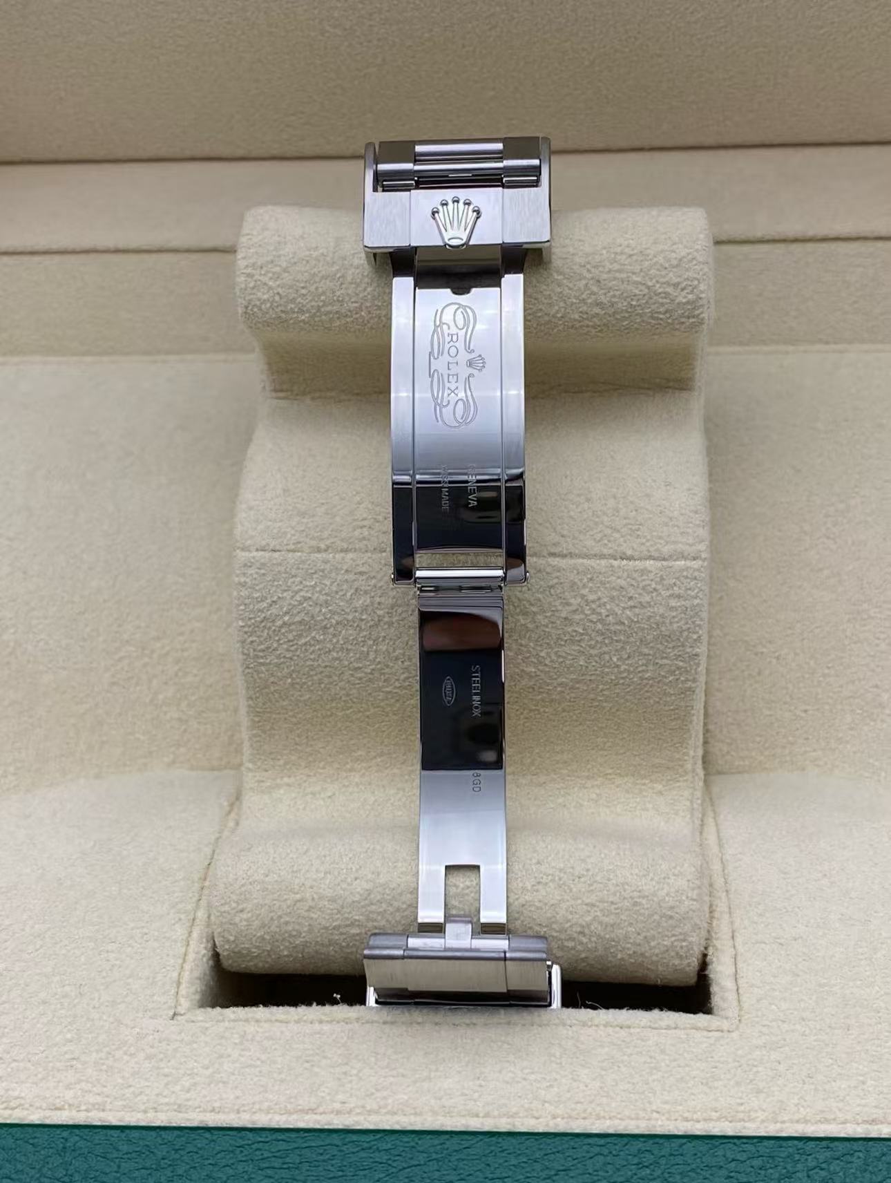 Rolex Submariner No Date Super Clone SwissReplica Watch Ref 124060-3230 Swiss Movement - SuperClonesRolex