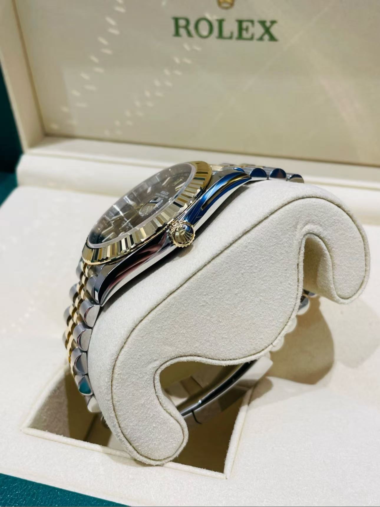 Rolex Datejust 41mm Super CloneSwiss Replica Watch Two Tone JubileeBracelet Black DialRef 126333-0014-3235Swiss Movement - SuperClonesRolex