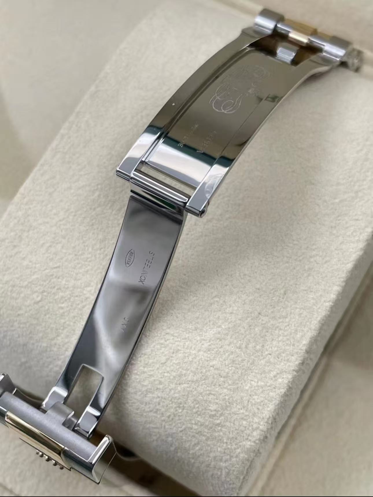 Rolex Datejust 36mm Super Clone Swiss ReplicaWatch Champagne Palm Dial Ref 126233 3235Swiss Movement - SuperClonesRolex