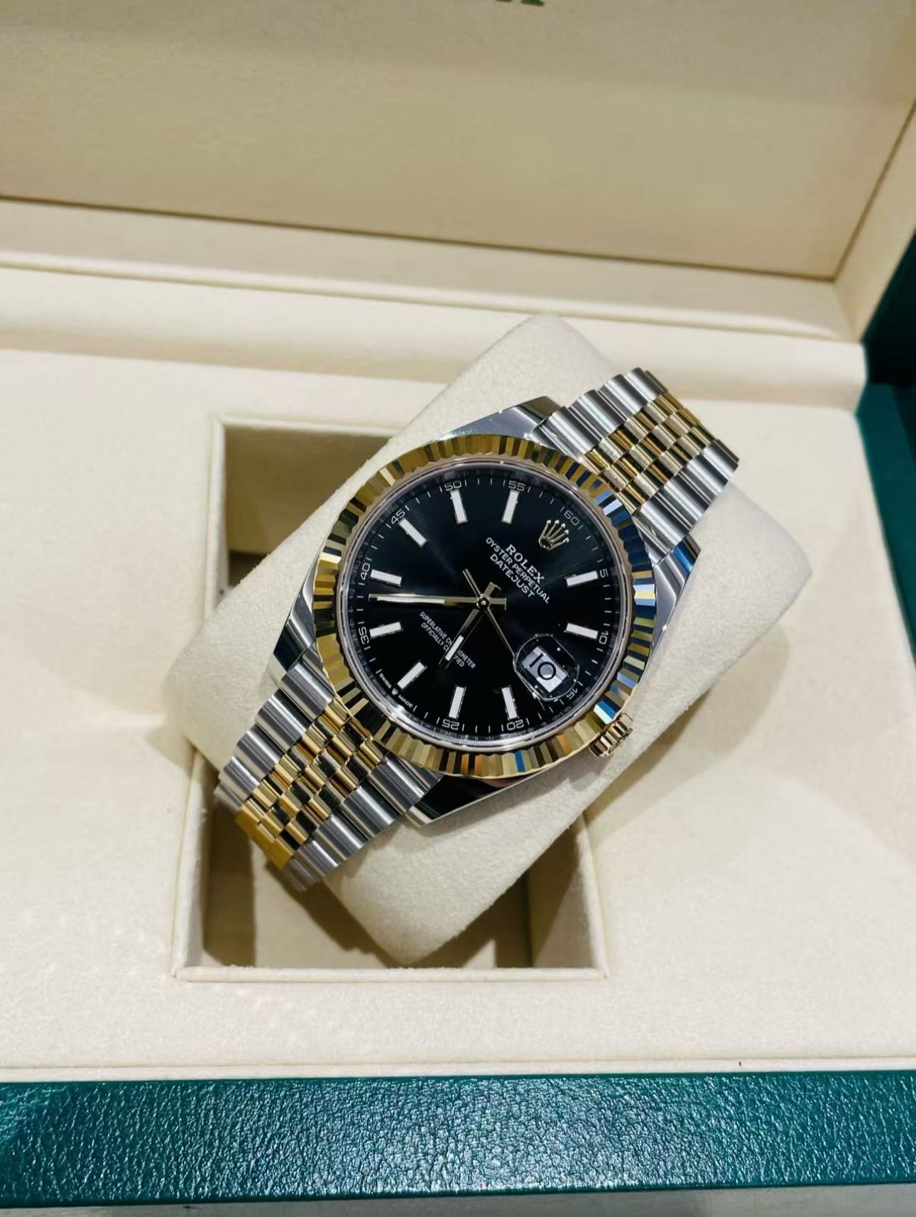 Rolex Datejust 41mm Super CloneSwiss Replica Watch Two Tone JubileeBracelet Black DialRef 126333-0014-3235Swiss Movement - SuperClonesRolex