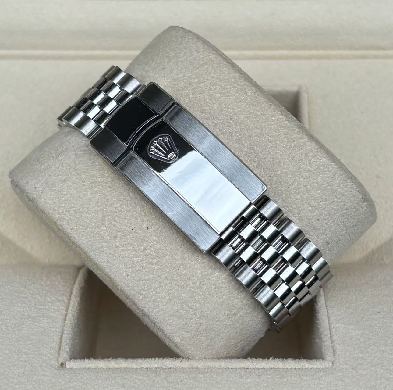 Rolex Datejust 36mm Super CloneSwiss Replica Watch Mint Green DialRef 126234 3235 Swiss Movement - SuperClonesRolex