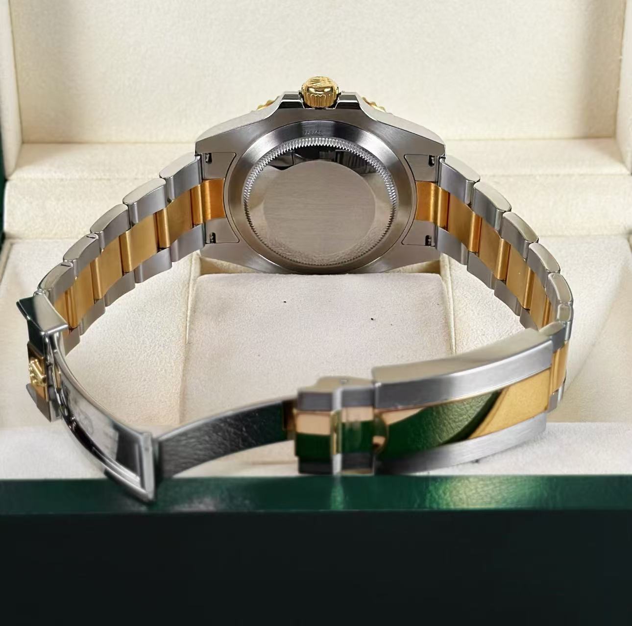 Rolex Submariner Black Dial Two Tone SuperClone Swiss Replica Watch Ref 126613LN 3235Swiss Movement - SuperClonesRolex