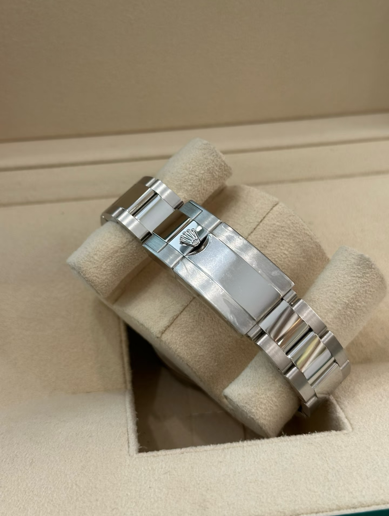 Rolex Daytona lce BlueDial with BaguetteDiamonds Super CloneSwiss Replica Watch Ref116506 4130 Swiss Movement - SuperClonesRolex