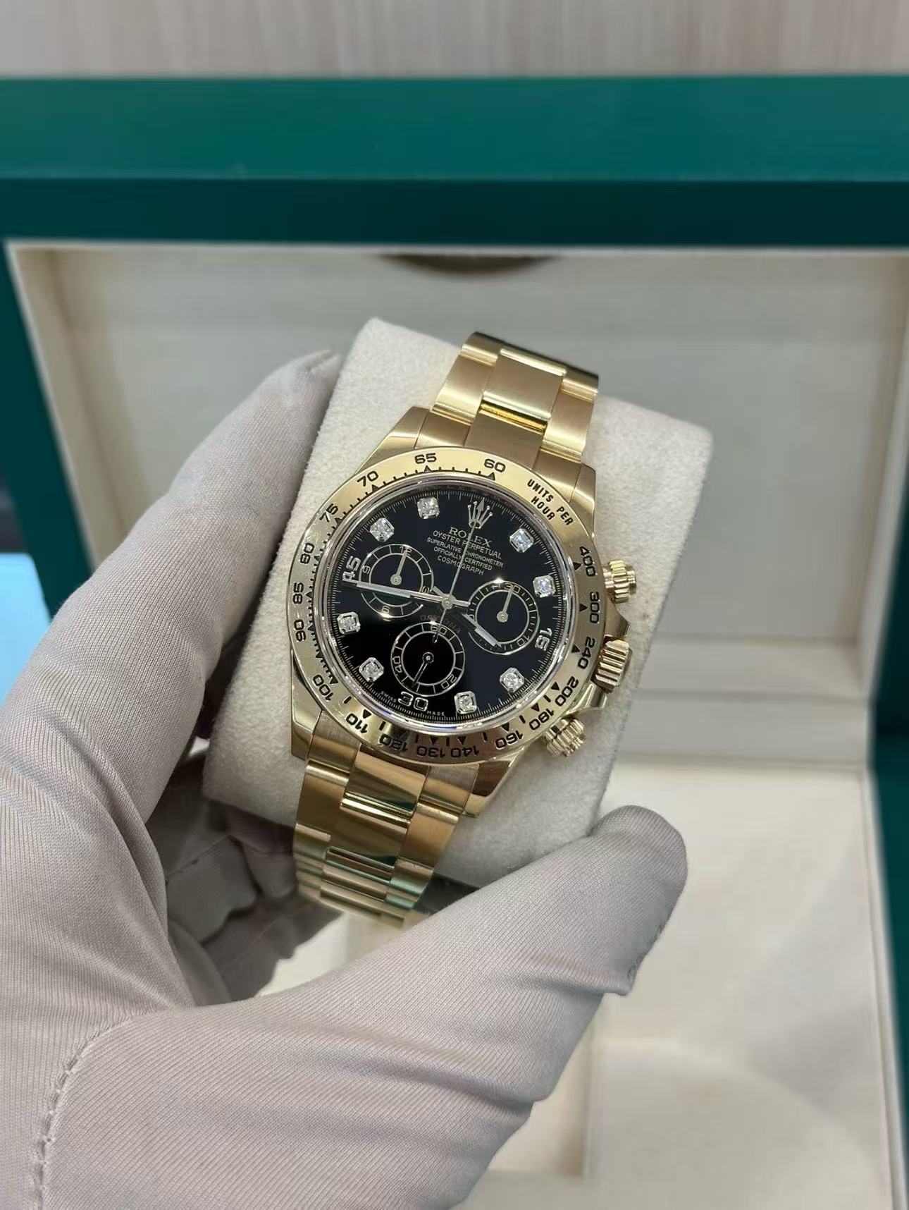 Rolex Daytona Black Dial Super Clone SwissReplica Watch 18kGold Bracelet Ref 116508-4130 Swiss Movement - SuperClonesRolex