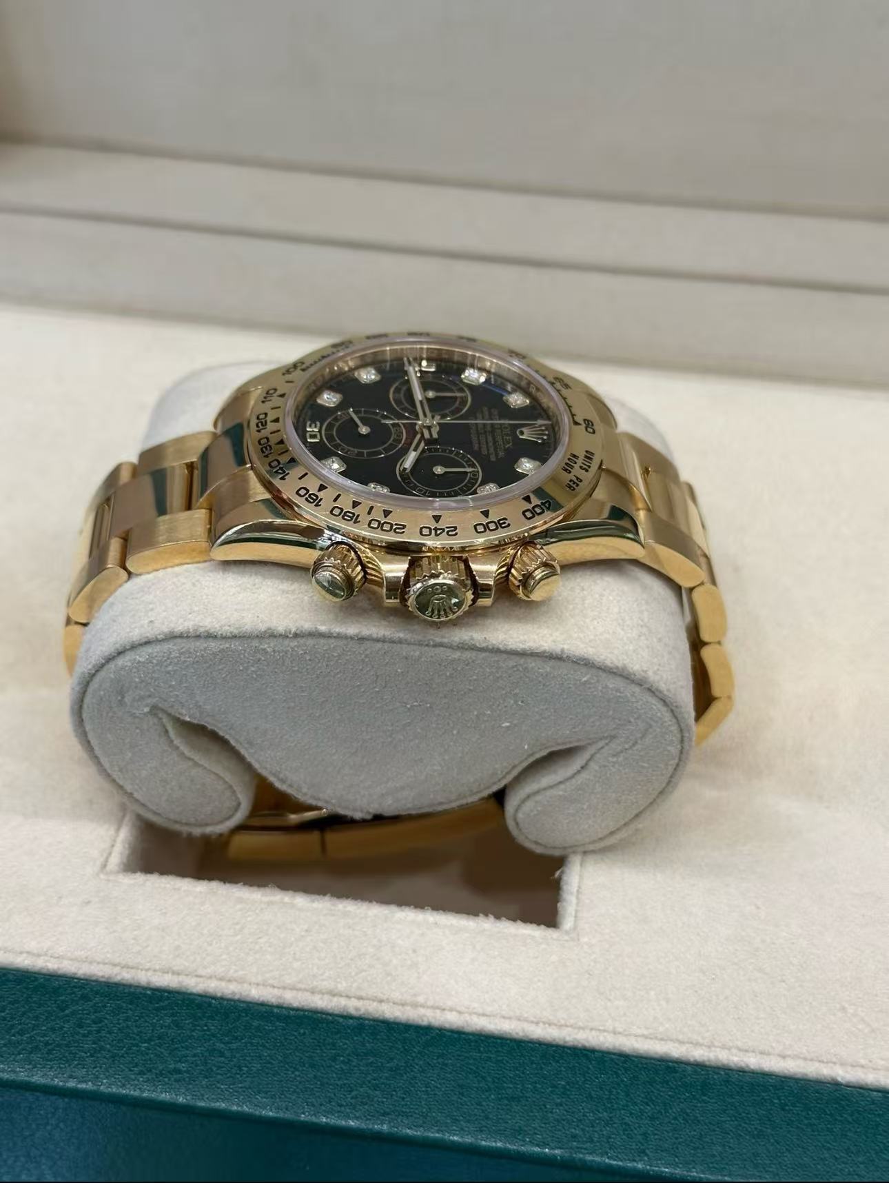 Rolex Daytona Black Dial Super Clone SwissReplica Watch 18kGold Bracelet Ref 116508-4130 Swiss Movement - SuperClonesRolex