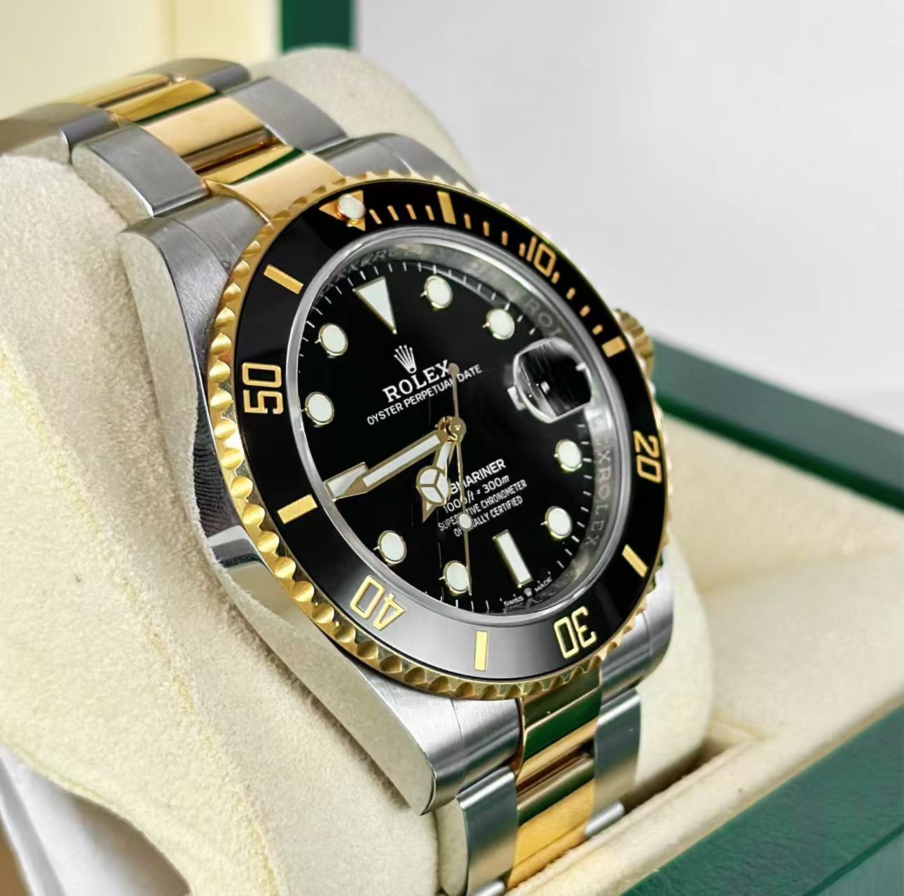 Rolex Submariner Black Dial Two Tone SuperClone Swiss Replica Watch Ref 126613LN 3235Swiss Movement - SuperClonesRolex