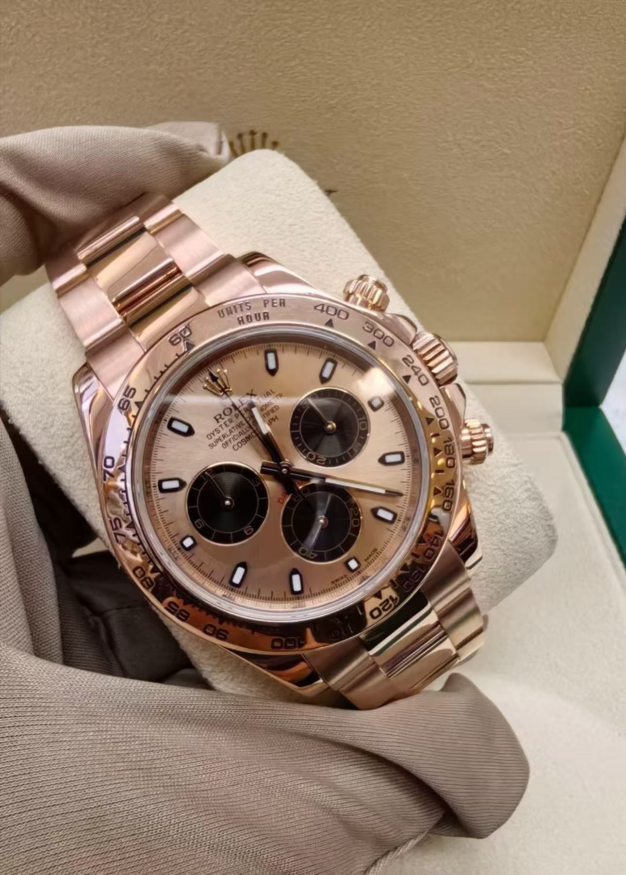 Rolex Daytona ChocolateDial Super Clone SwissReplica Watch 18k RoseGold Bracelet Ref 116505-4130 Swiss Movement - SuperClonesRolex