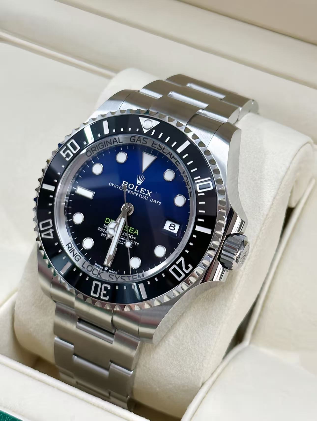 Rolex DEEPSEA 44mm Super CloneSwiss Replica Watch D-Blue Dial Ref 126660-3235 Swiss Movement - SuperClonesRolex
