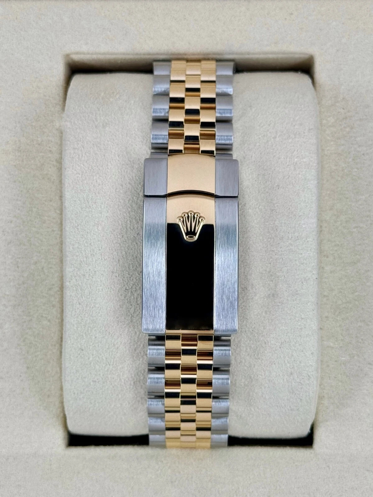 Rolex Datejust 36mm Super Clone Swiss Watch Yellow Rolesor Jubilee Bracelet White Mother of Pearl Dial Ref M126233-0035-3235 Swiss Movement - SuperClonesRolex