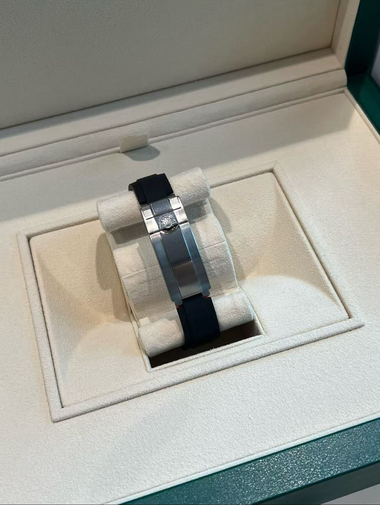 Rolex Daytona 40mm Super Clone Swiss Watch White Gold Diamond Bezel Oysterflex Strap Diamond Paved Dial Ref M126539TBR-0002 4131 Swiss Movement - SuperClonesRolex