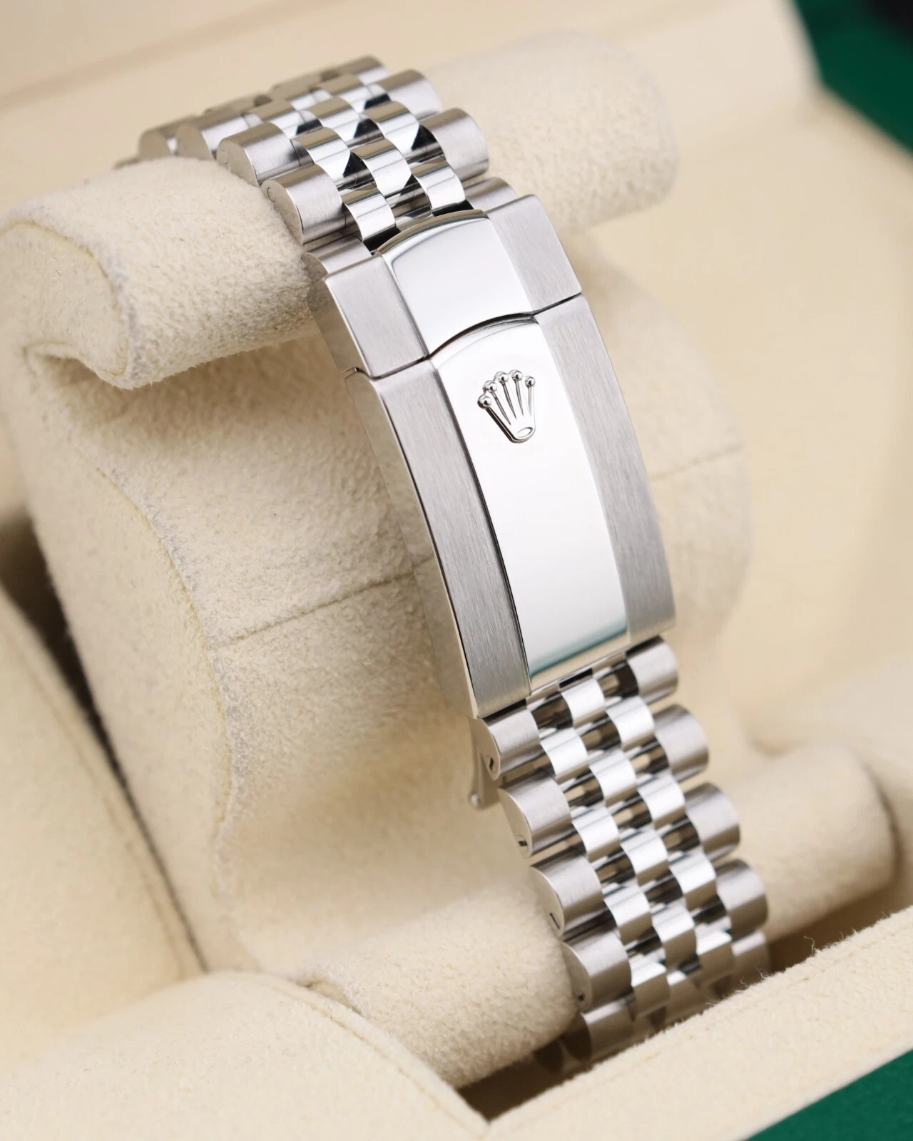 Rolex Sky-Dweller Blue Dial Super Clone Swiss Replica WatchJubilee Bracelet Ref 336934 9002 Swiss Movement - SuperClonesRolex