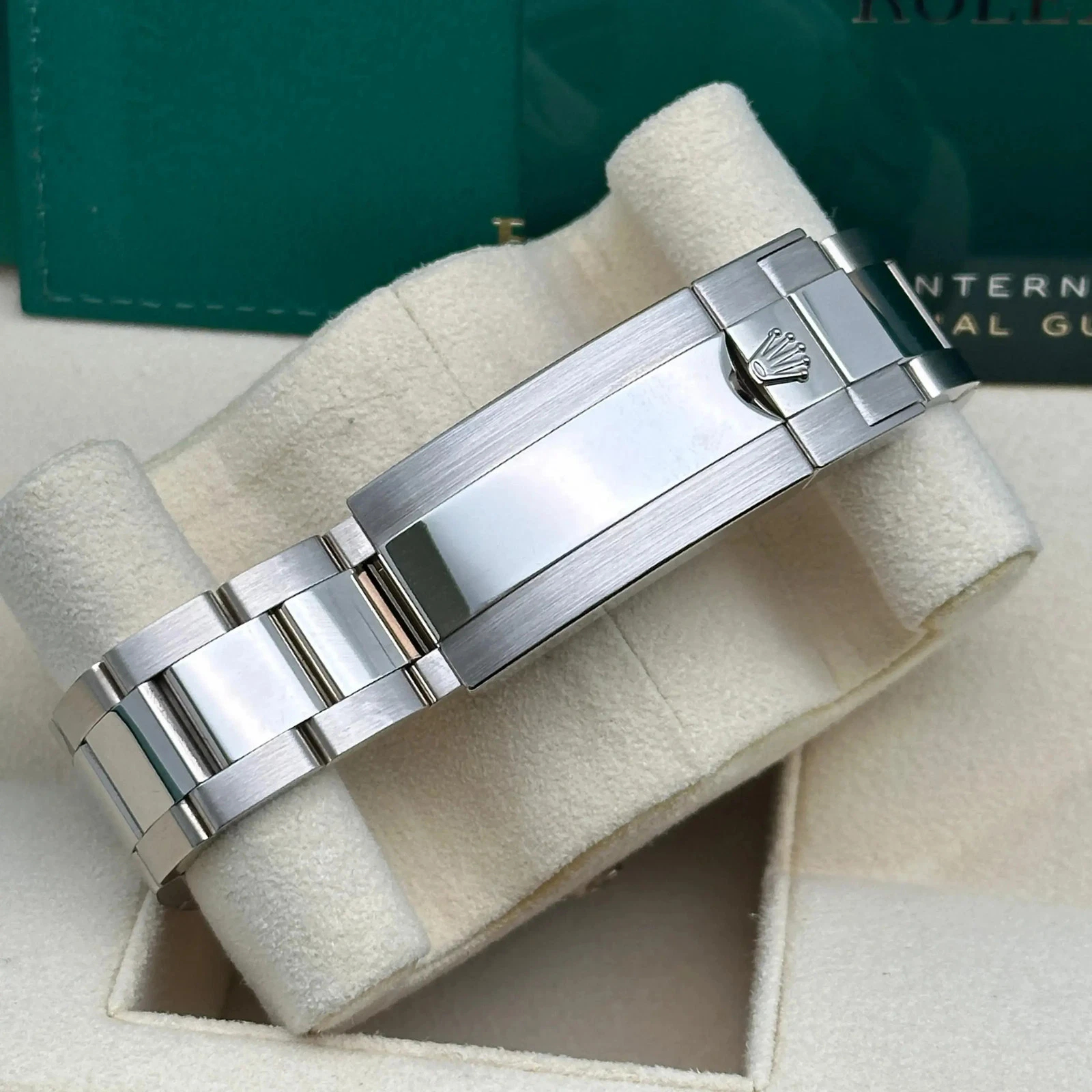 Rolex Submariner Super Clone Swiss ReplicaWatch Ref 126619LB 3235 Swiss Movement - SuperClonesRolex