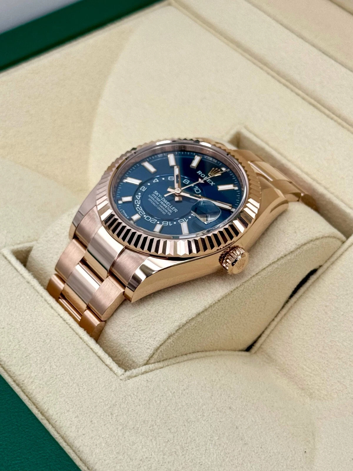 Rolex Sky-Dweller Blue Dial Super Clone Swiss ReplicaWatch 18k Rose Gold Oyster Bracelet Ref 336935 9002 Swiss Movement - SuperClonesRolex