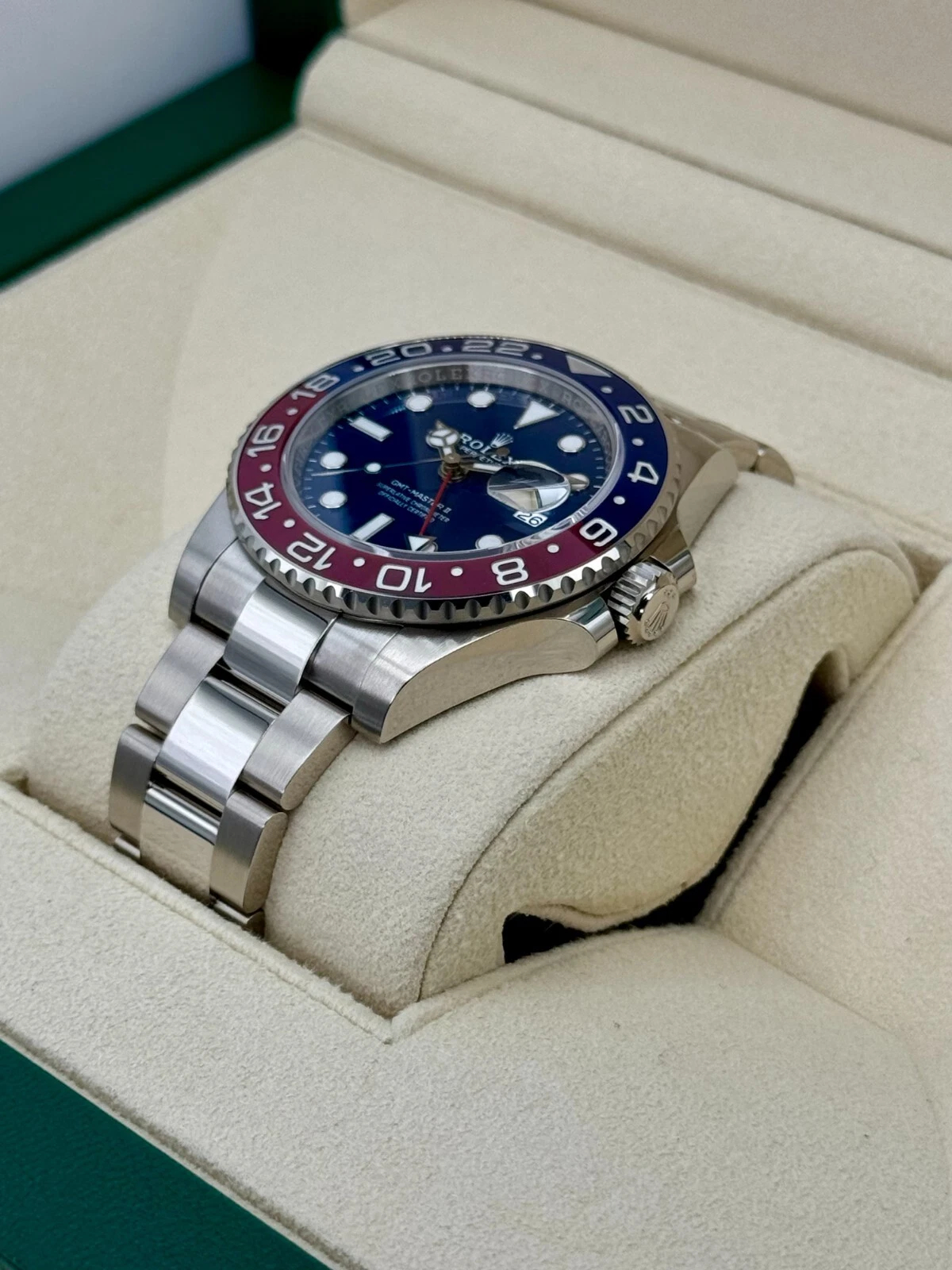 Rolex GMTMasterl Pepsi Blue Dial Super Clone Swiss Replica Watch Ref 126719BLRO丨3285 Swiss Movement - SuperClonesRolex