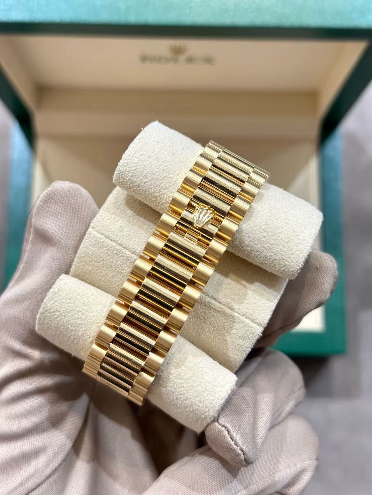 Rolex Day-Date Super Clone Swiss Replica Watch Ref M128238-0069 Smoky Green Dial 3255 Swiss Movement - SuperClonesRolex