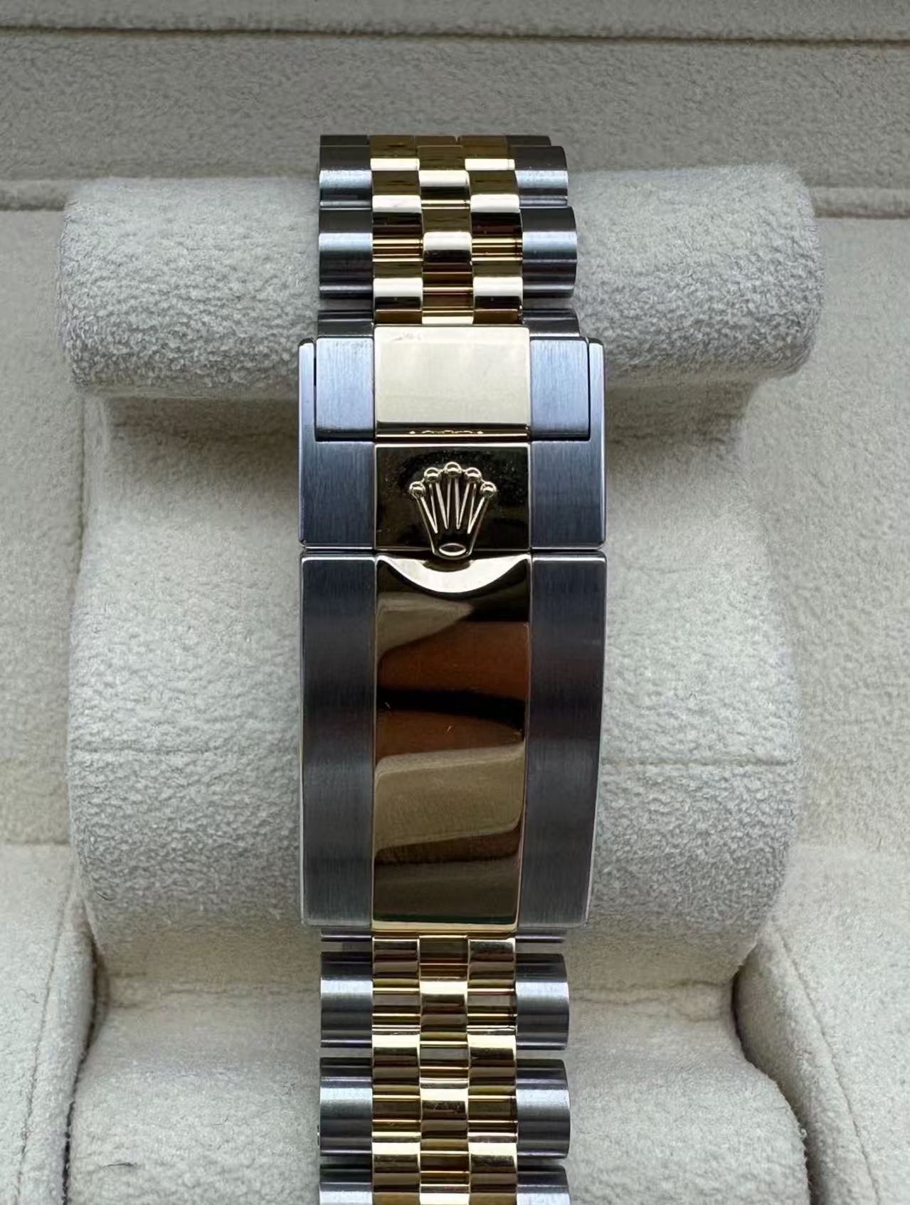 Rolex GMT Master ll 2023 Two ToneJubilee Bracelet Super Clone SwissReplica Watch Ref 126713GRNR3285 Swiss Movement - SuperClonesRolex