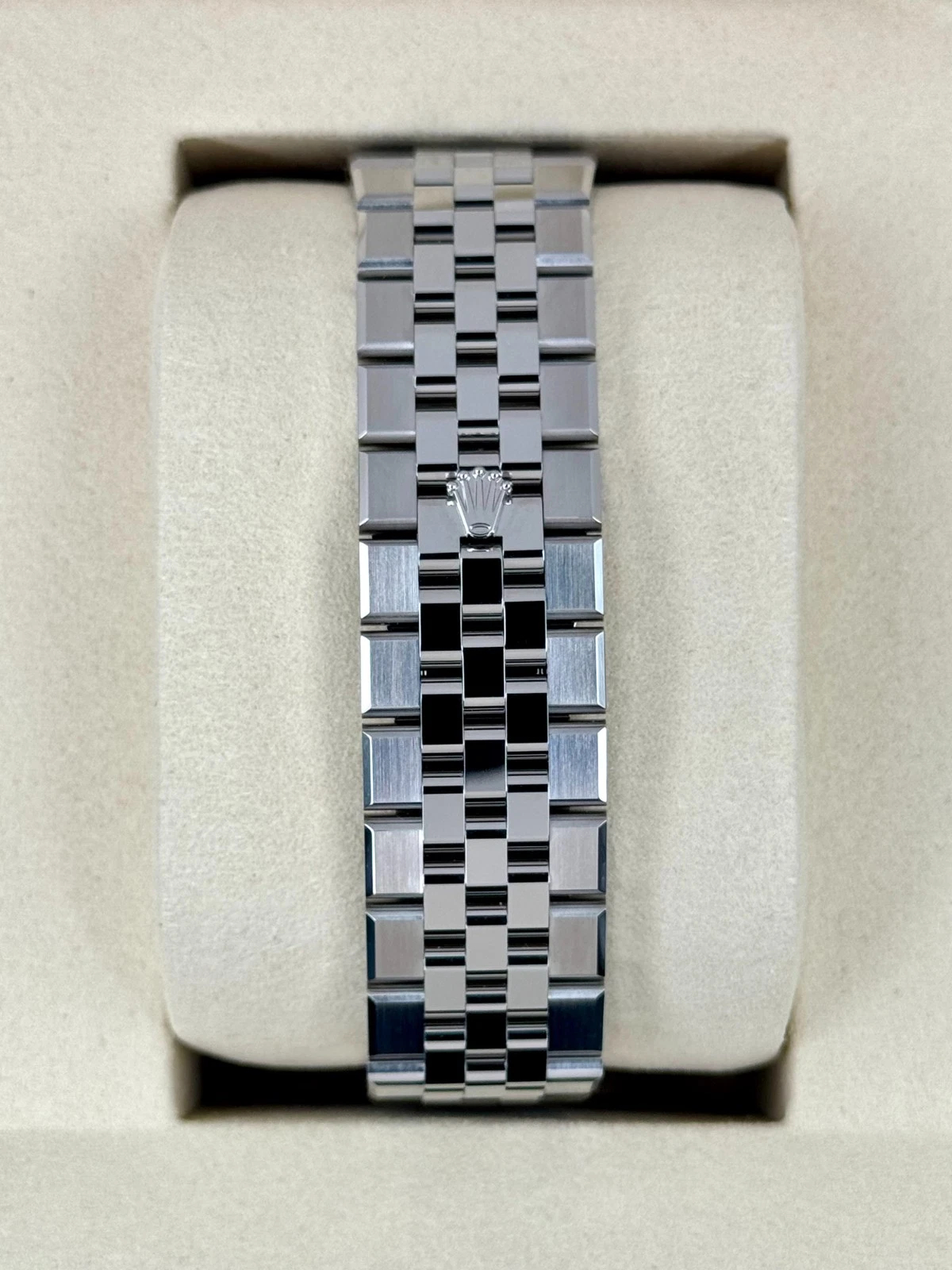 Rolex Land-Dweller 40mm Super Clone Replica Swiss Watch Ref M127334-0001 7135 Swiss Movement - SuperClonesRolex