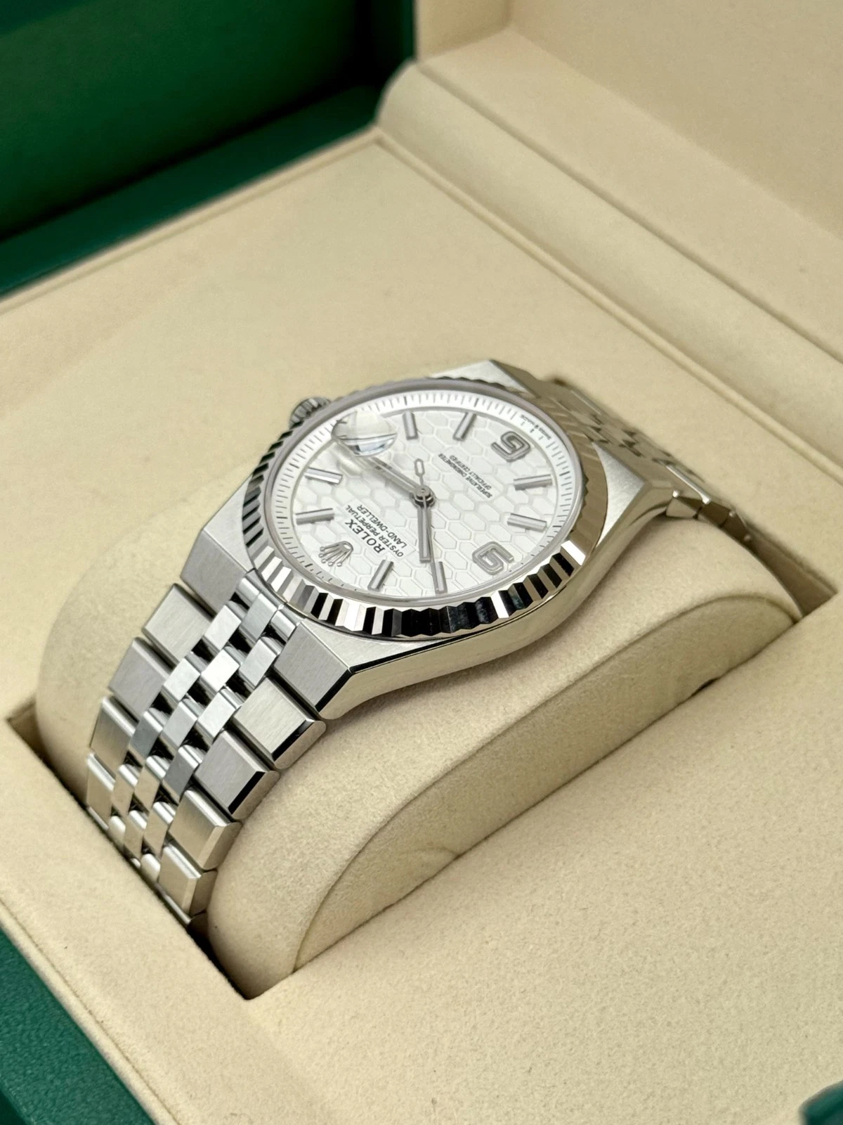 Rolex Land-Dweller 40mm Super Clone Replica Swiss Watch Ref M127334-0001 7135 Swiss Movement - SuperClonesRolex