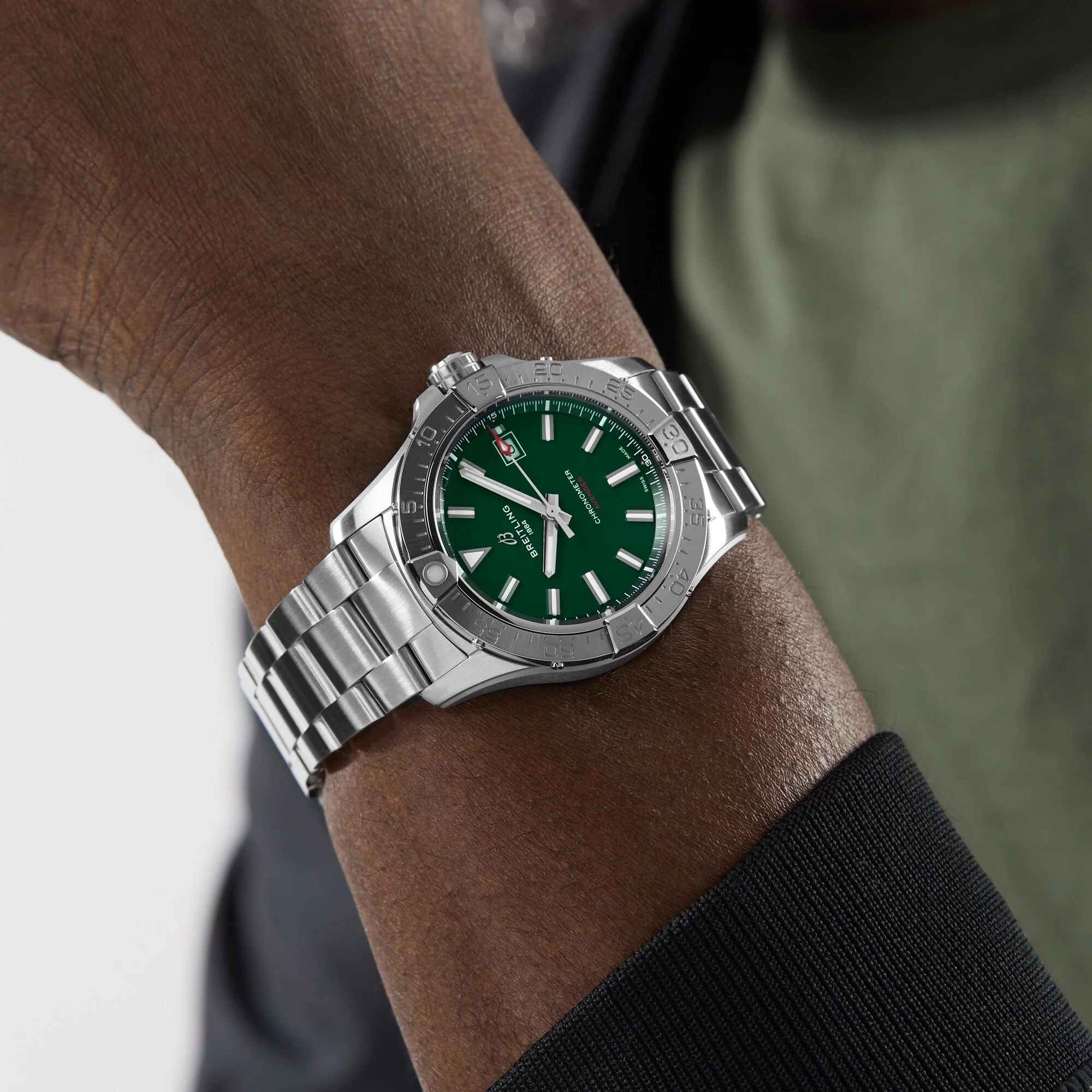 Breitling Avenger Automatic 42 Men's